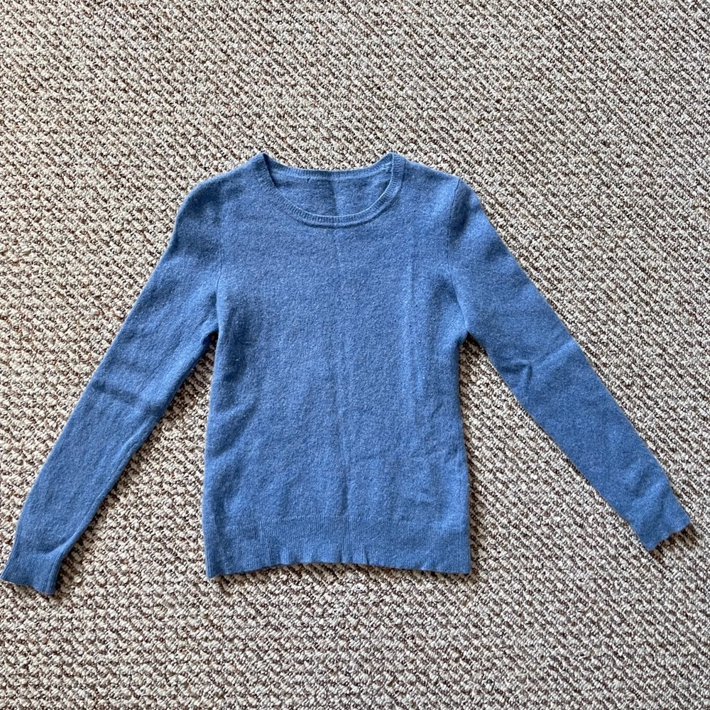 • BRAND NEW 100% Cashmere